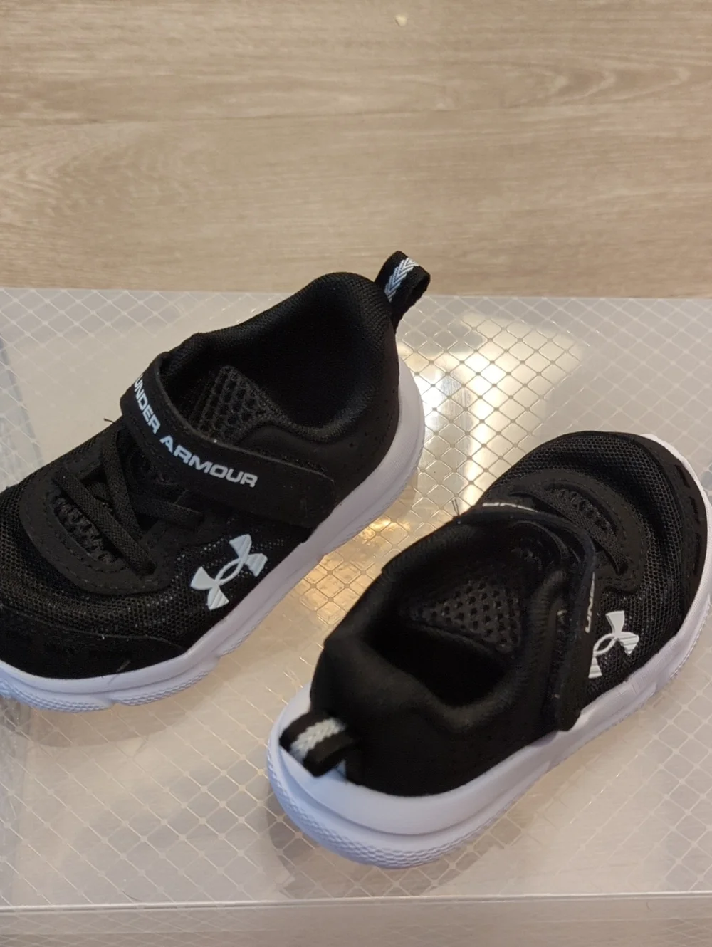 ⭐Boys Bundle⭐Under Armour And Crocs Both Size 7